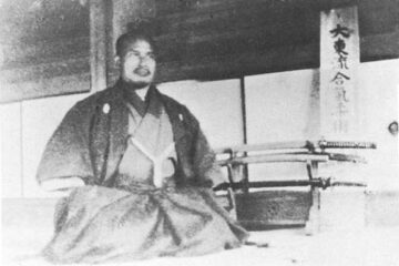 Morihei Ueshiba, zakladatel aikido, v Ayabe roku 1922